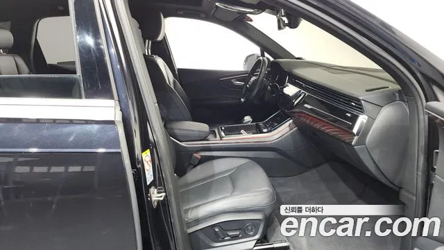 Audi Q7 2021 — фото 11