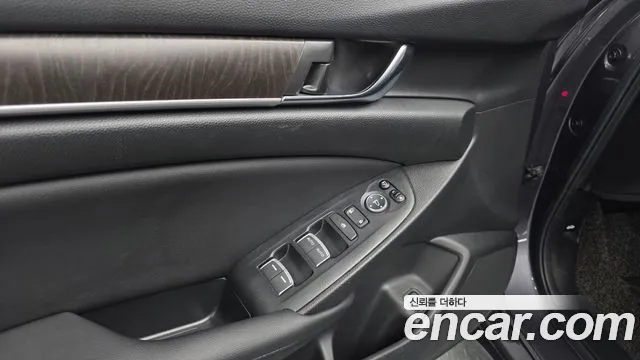 Honda Accord 2019 — фото 17