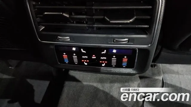 Audi Q8 2021 — фото 18