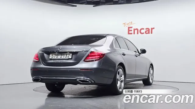 Mercedes-Benz E-Class 2018 — фото 2