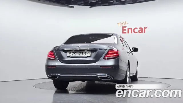 Mercedes-Benz E-Class 2018 — фото 4