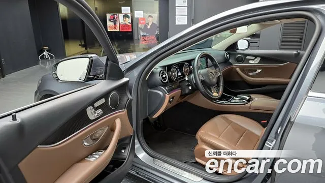 Mercedes-Benz E-Class 2018 — фото 11