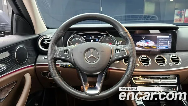 Mercedes-Benz E-Class 2018 — фото 13