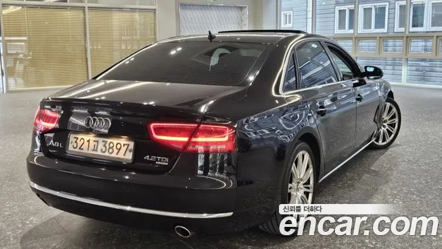 Audi A8 2014 — фото 2
