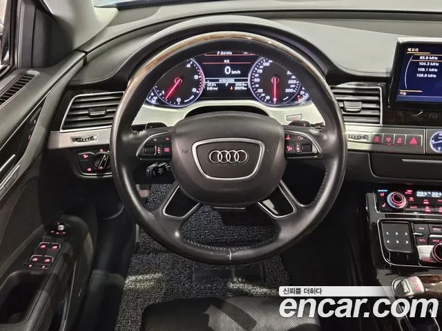Audi A8 2014 — фото 12
