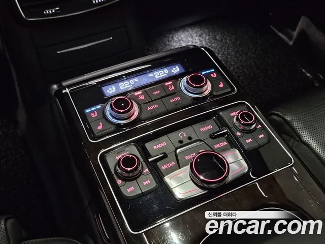 Audi A8 2014 — фото 16