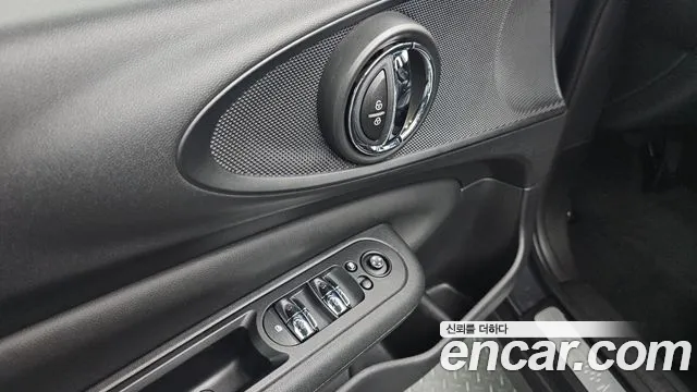 Mini Clubman 2020 — фото 17