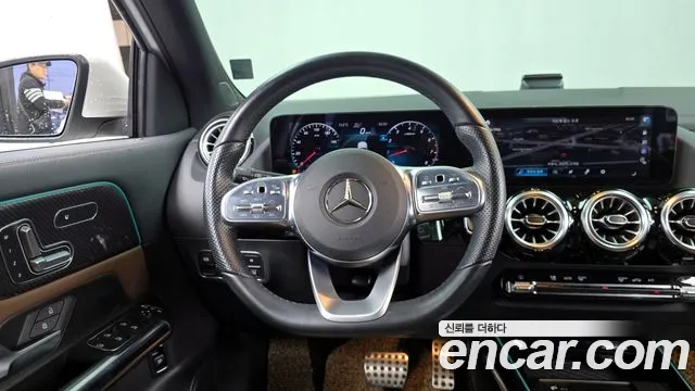 Mercedes-Benz GLA-Class 2021 — фото 13