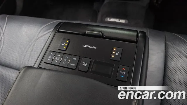 Lexus ES 2019 — фото 18