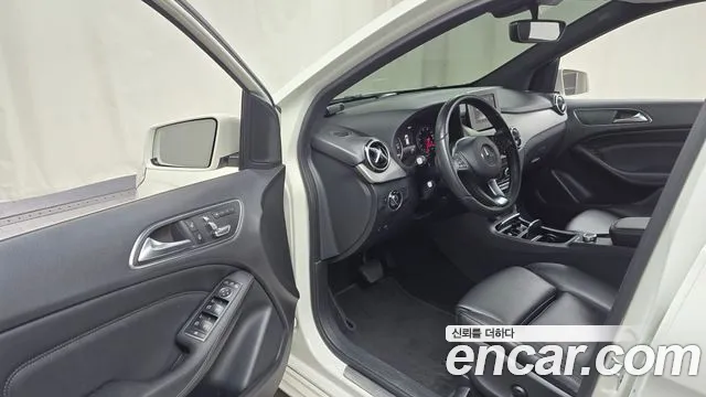 Mercedes-Benz B-Class 2018 — фото 10