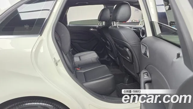 Mercedes-Benz B-Class 2018 — фото 12