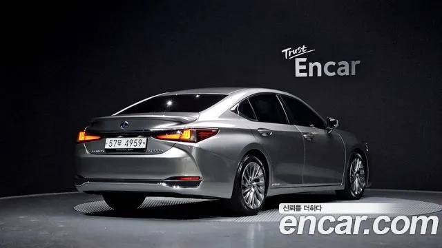 Lexus ES 2019 — фото 2