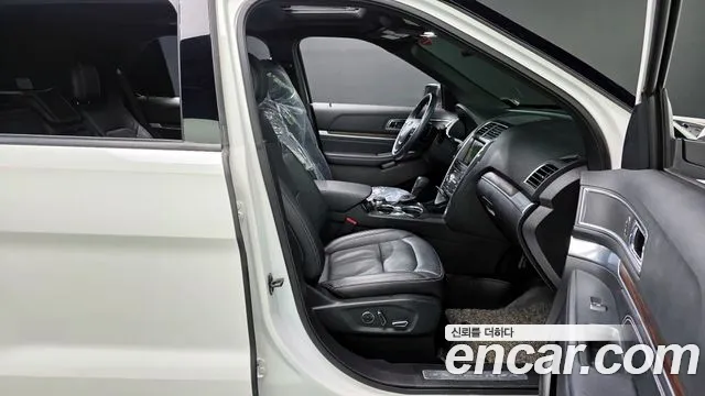 Ford Explorer 2017 — фото 10