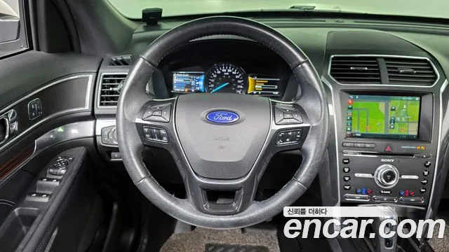 Ford Explorer 2017 — фото 13