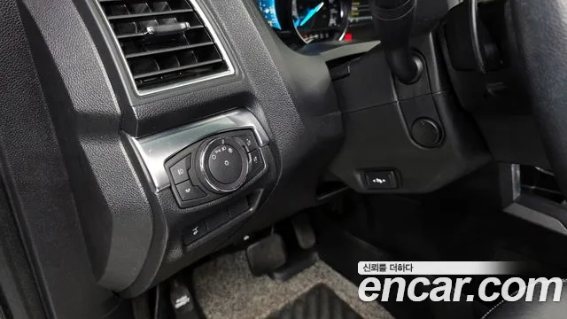 Ford Explorer 2017 — фото 17