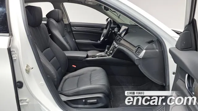 Honda Accord 2019 — фото 11