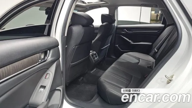 Honda Accord 2019 — фото 12