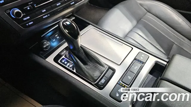 Hyundai Genesis 2015 — фото 9