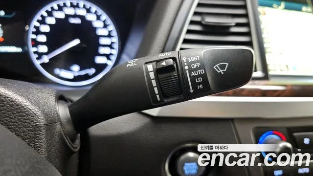 Hyundai Genesis 2015 — фото 16