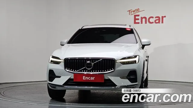 Volvo XC60 2022 — фото 3