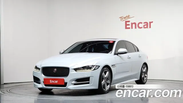 Jaguar XE 2016 — фото 1