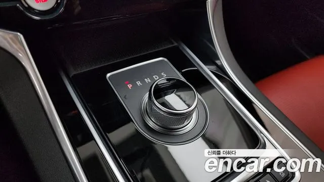 Jaguar XE 2016 — фото 9
