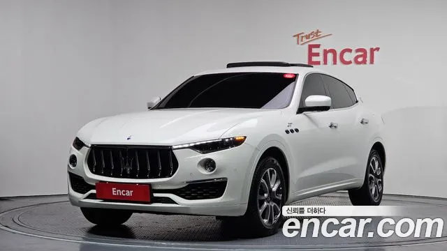 Maserati Levante 2022 — фото 1