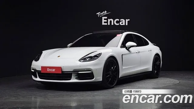 Porsche Panamera 2020 — фото 1
