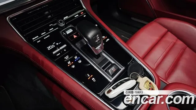 Porsche Panamera 2020 — фото 9