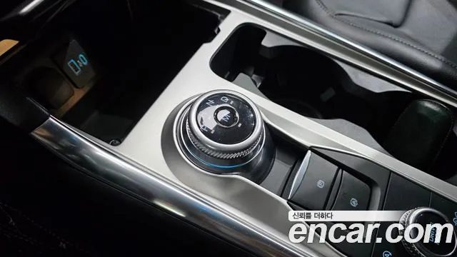 Ford Explorer 2020 — фото 9