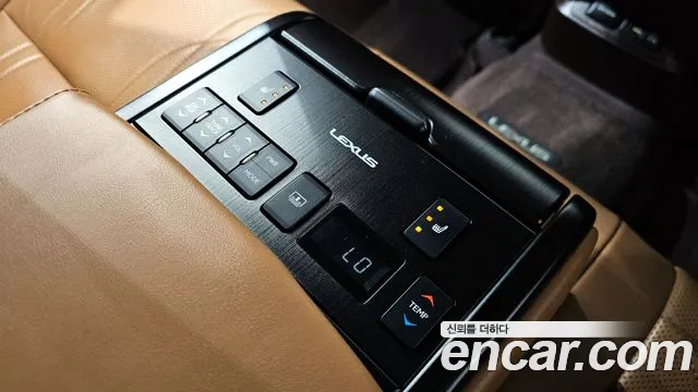 Lexus ES 2020 — фото 18