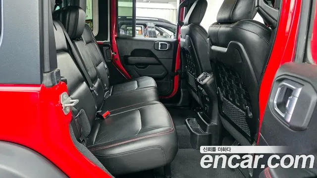 Jeep Wrangler 2021 — фото 12