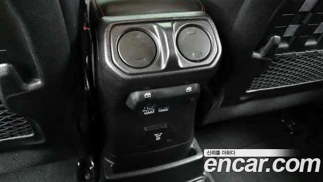 Jeep Wrangler 2021 — фото 19