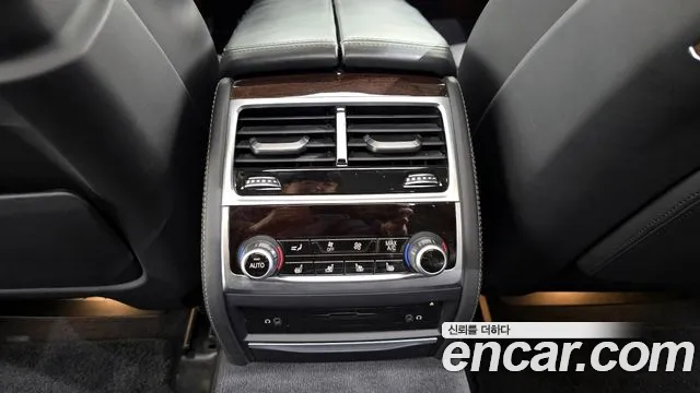 BMW 7-Series 2016 — фото 19