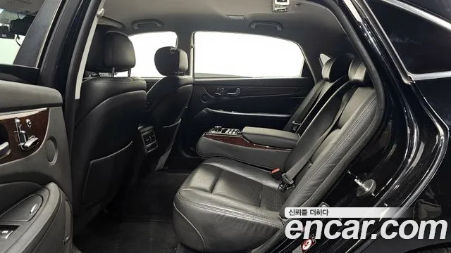 Hyundai Equus 2015 — фото 12
