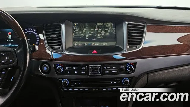 Hyundai Equus 2015 — фото 14