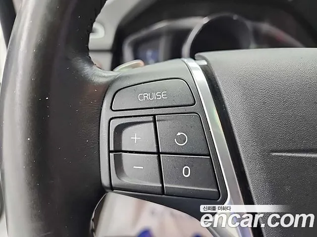 Volvo XC70 2016 — фото 17