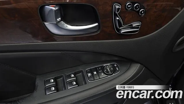 Hyundai Equus 2014 — фото 12