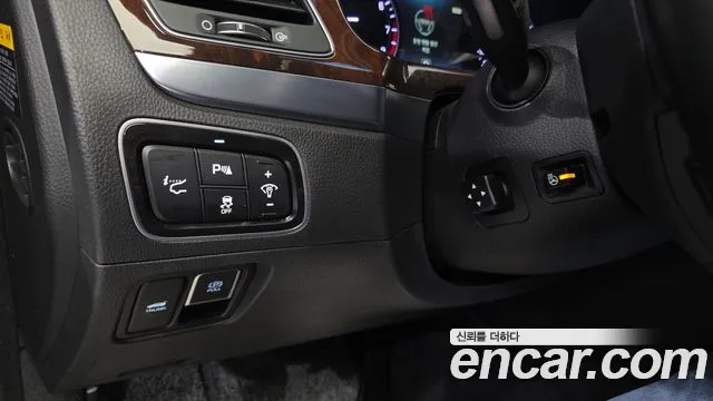 Hyundai Equus 2014 — фото 13