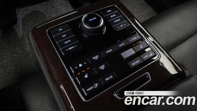 Hyundai Equus 2014 — фото 18