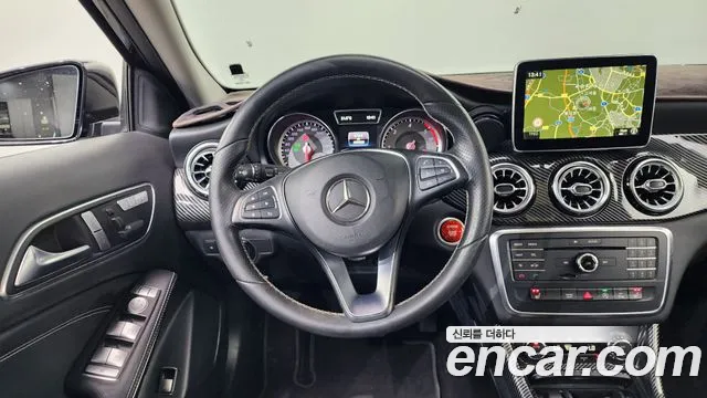 Mercedes-Benz GLA-Class 2016 — фото 13