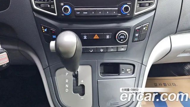Hyundai Starex 2018 — фото 9