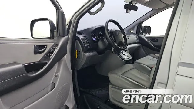 Hyundai Starex 2018 — фото 10