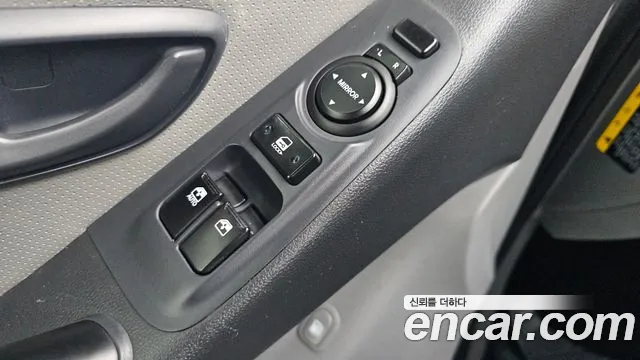Hyundai Starex 2018 — фото 13