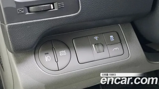Hyundai Starex 2018 — фото 14
