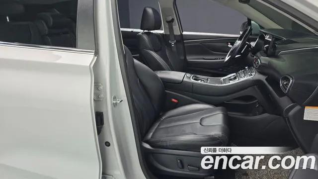 Hyundai Santafe 2022 — фото 10