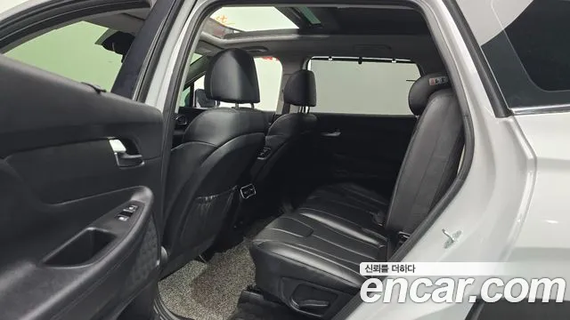 Hyundai Santafe 2022 — фото 12