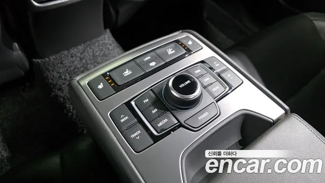 Hyundai Genesis 2016 — фото 19
