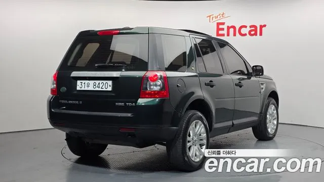 Land Rover Freelander 2010 — фото 2