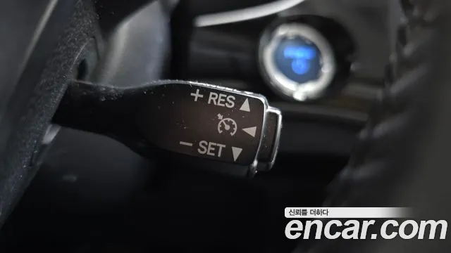 Toyota Prius 2017 — фото 17